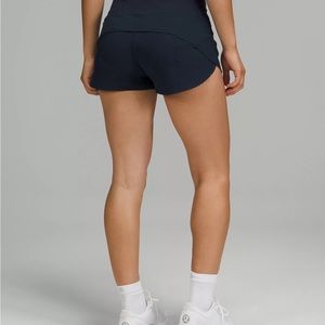 LULULEMON SPEED UPS SIZE 6 BLACK 2.5 IN